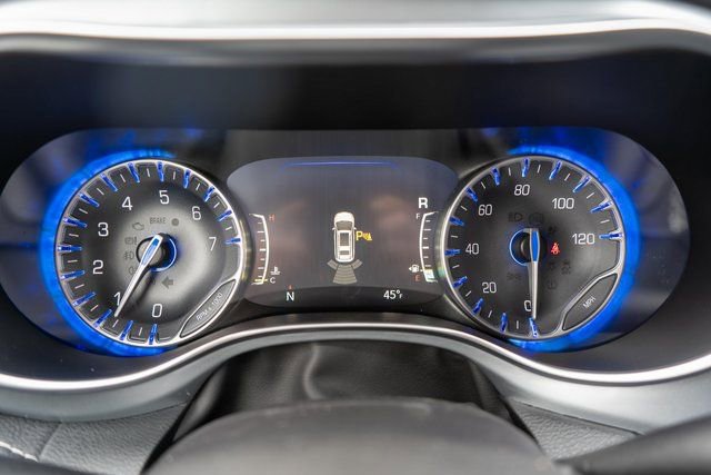 New 2026 Chrysler Pacifica Limited w/ Uconnect Theater Family Group image 14