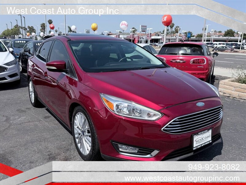 Used 2017 Ford Focus Titanium FWD image 3