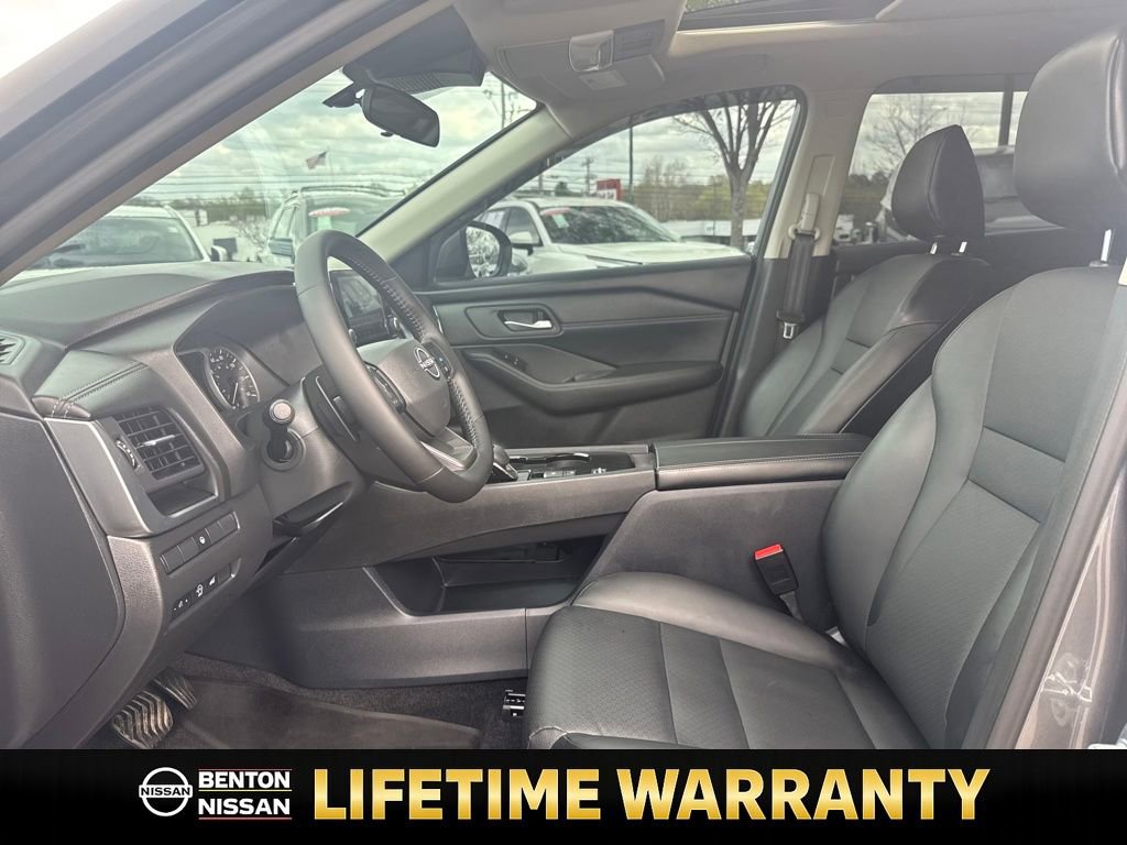 Certified 2025 Nissan Rogue SV w/ SV Premium Package image 10