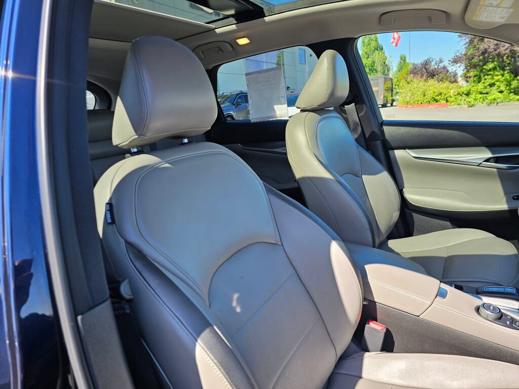 Used 2024 INFINITI QX50 Luxe AWD/4WD image 12