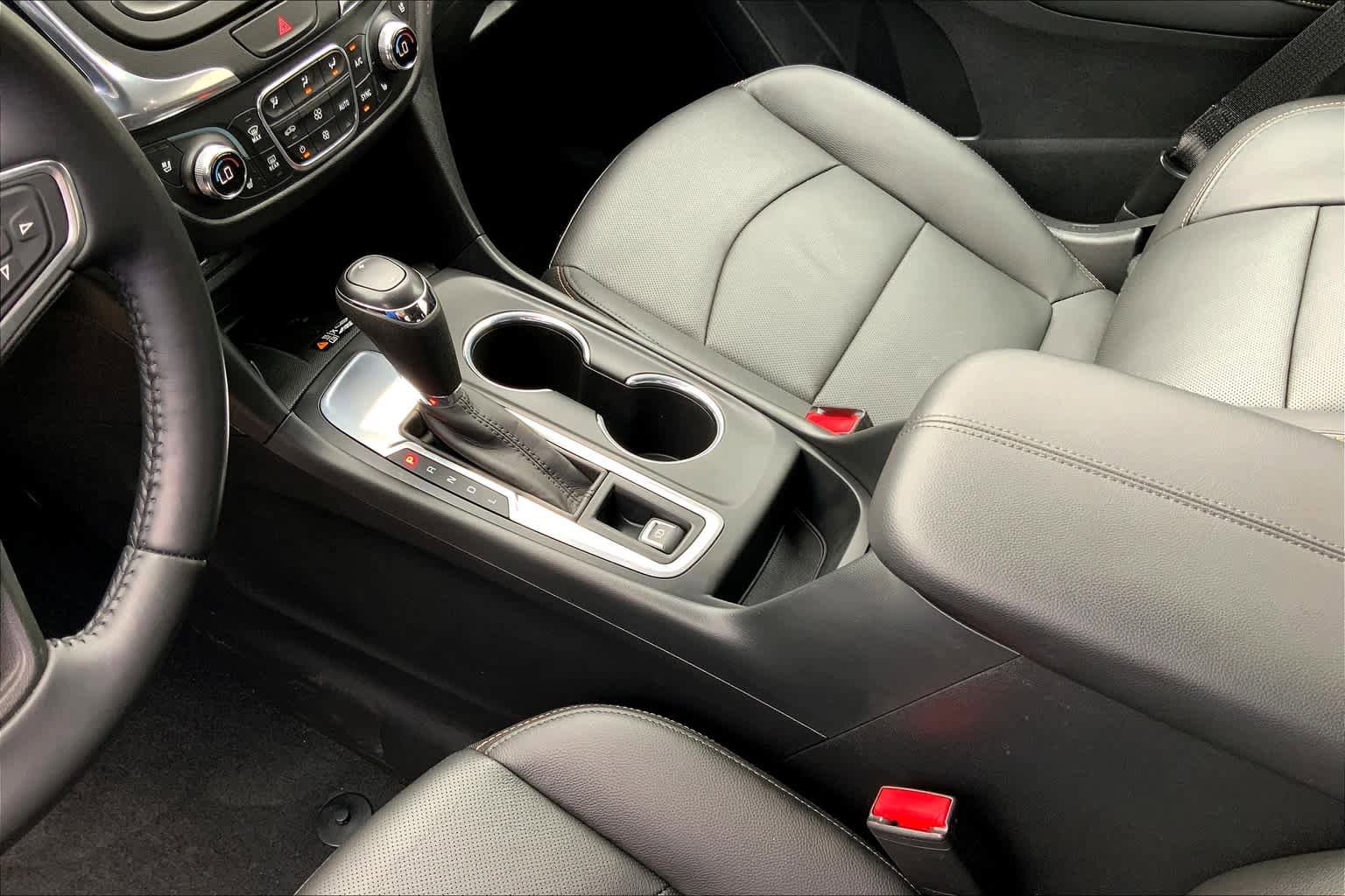 Used 2021 Chevrolet Equinox Premier FWD image 17