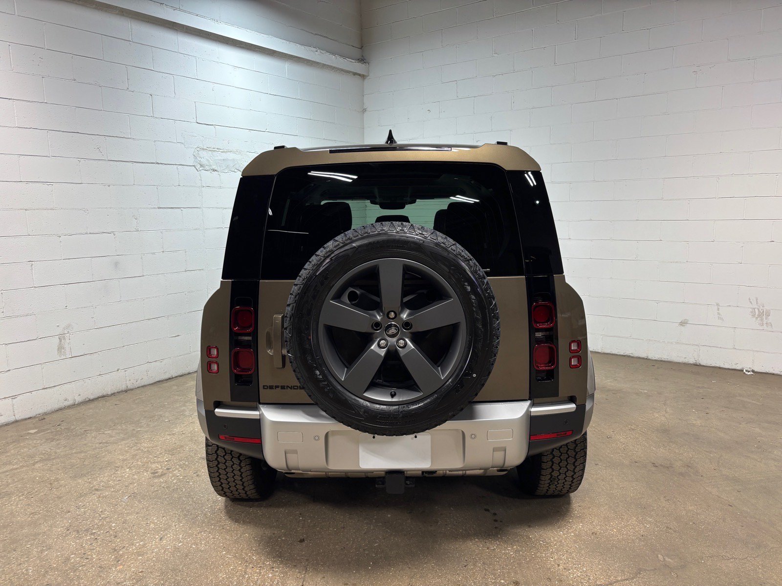 New 2025 Land Rover Defender 110 S AWD/4WD image 8