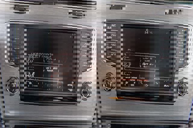 Used 2016 Volkswagen Golf S image 19