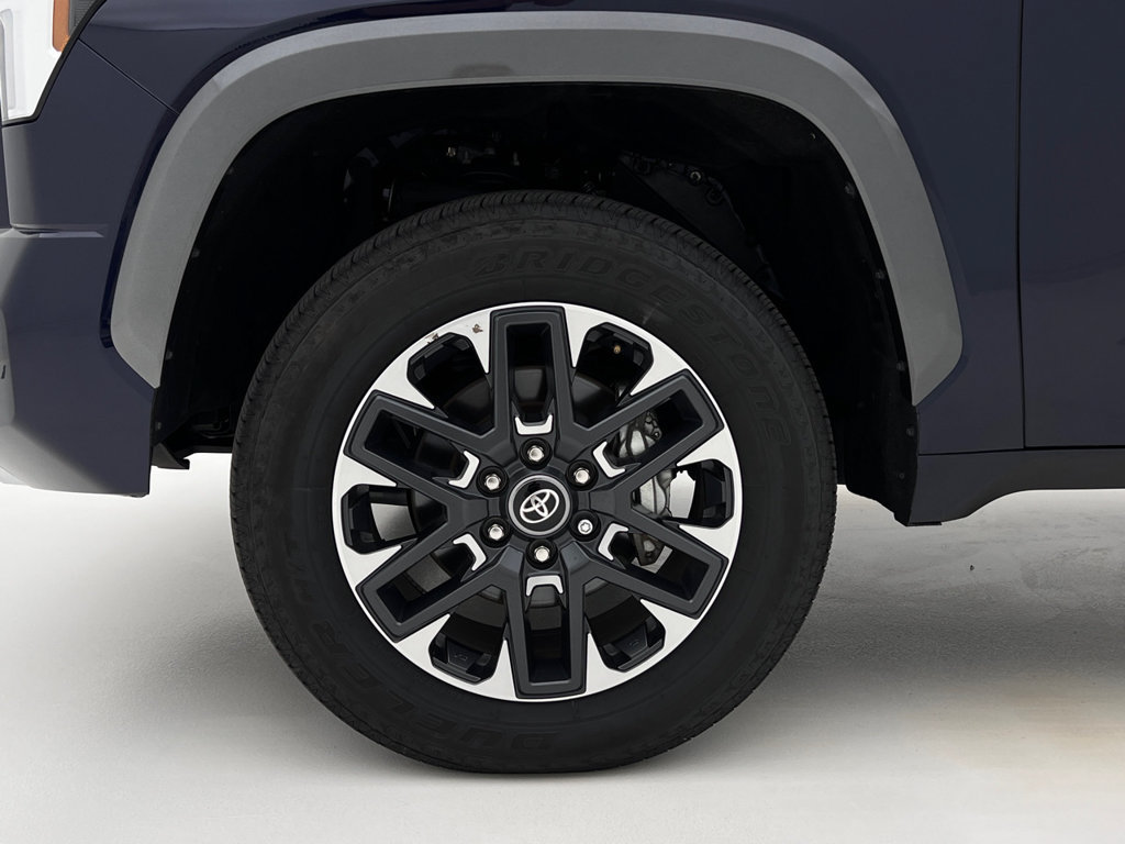 Used 2025 Toyota Tundra Limited AWD/4WD image 27
