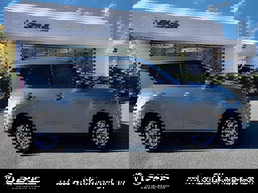 Used 2025 Kia Soul LX w/ LX Technology Package image 6