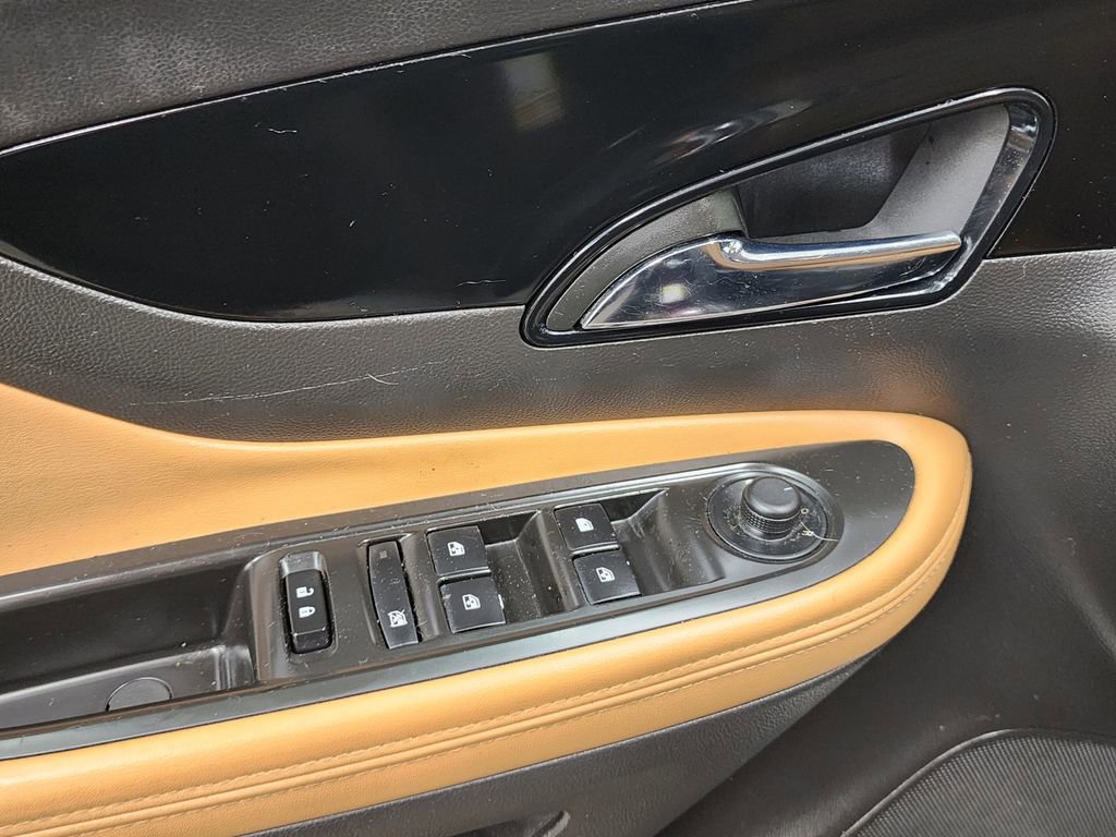 Used 2018 Buick Encore Essence FWD image 10