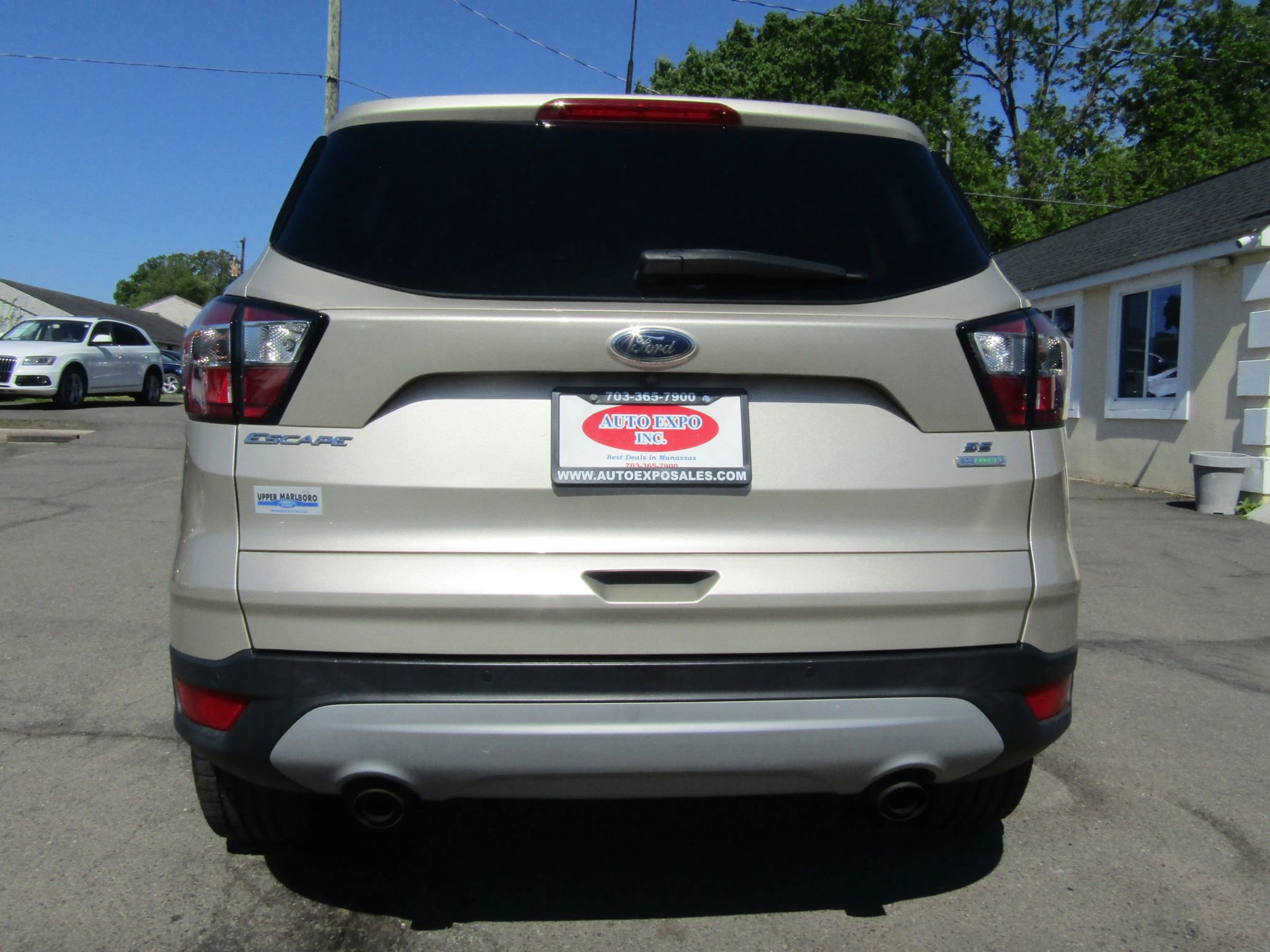 Used 2017 Ford Escape SE w/ SE Leather Comfort Package FWD image 6