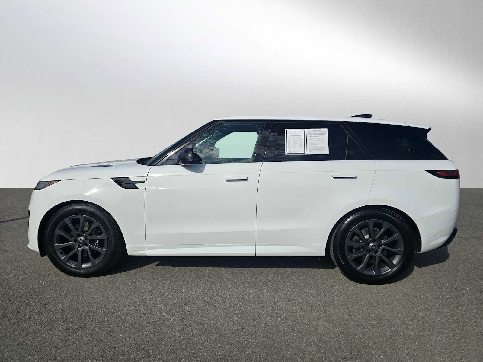 Used 2024 Land Rover Range Rover Sport Dynamic SE image 6