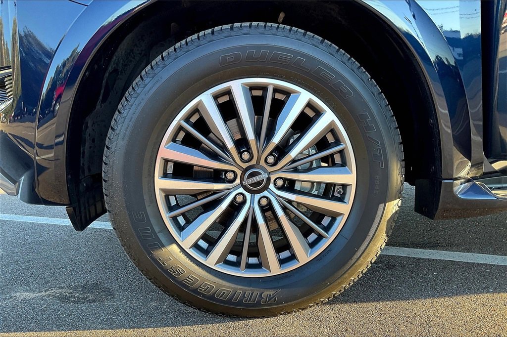 Used 2024 Nissan Armada SL w/ Captain's Chairs Package image 8