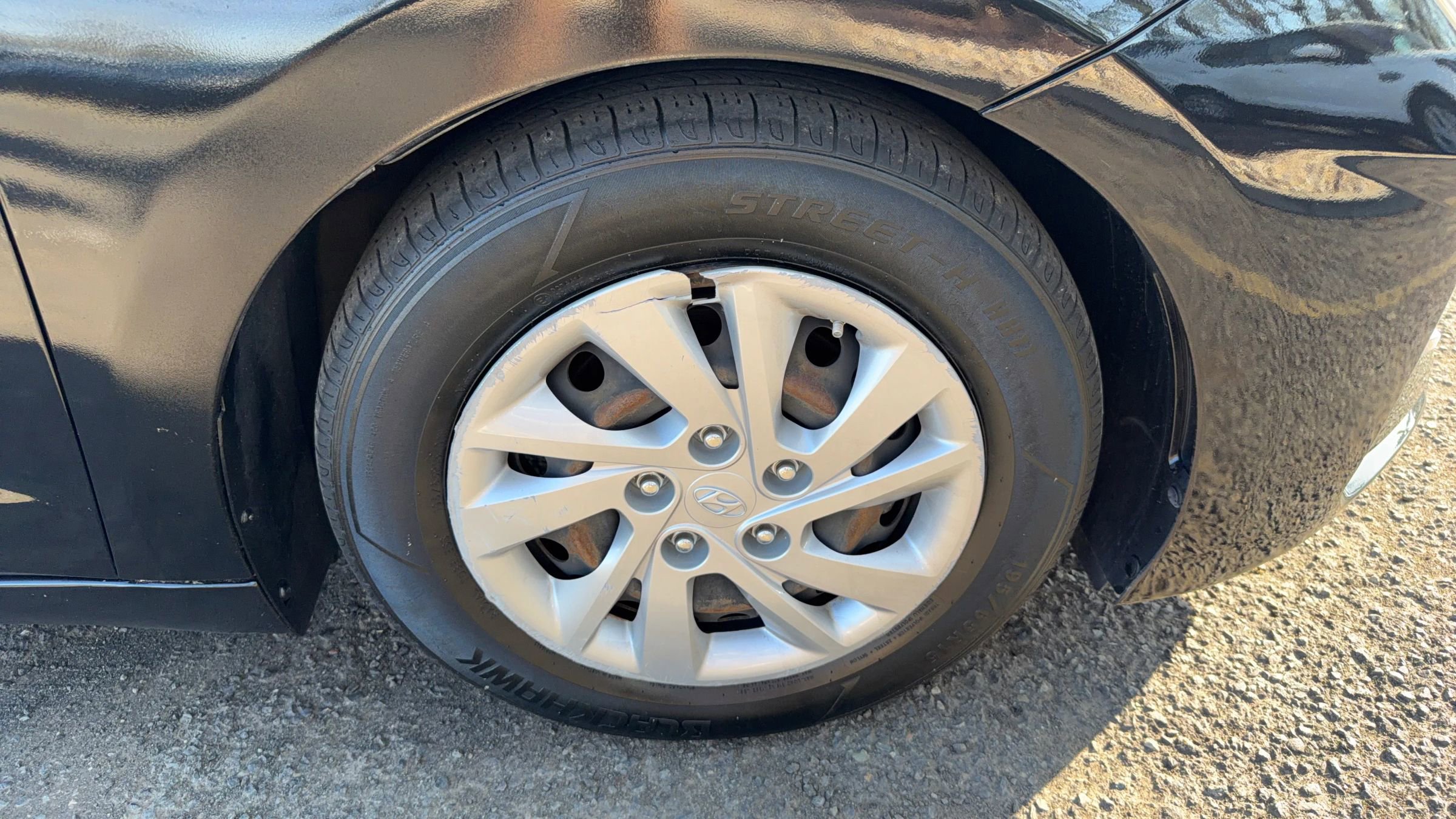 Used 2019 Hyundai Elantra SE FWD image 12