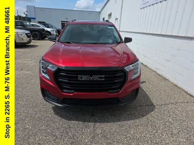 Used 2024 GMC Terrain SLE w/ Driver Convenience Package AWD/4WD image 4