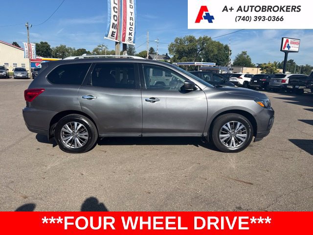 Used 2020 Nissan Pathfinder S AWD/4WD image 1