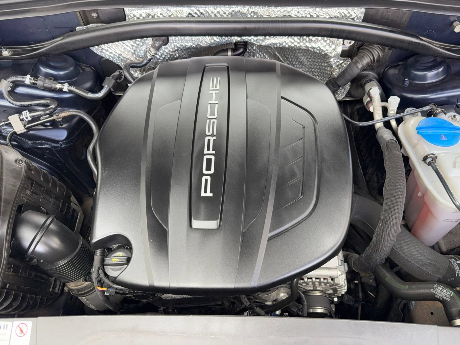Used 2018 Porsche Macan AWD/4WD image 52