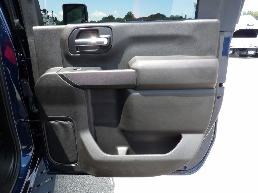 Used 2022 Chevrolet Silverado 2500 Custom w/ Custom Value Package AWD/4WD image 32