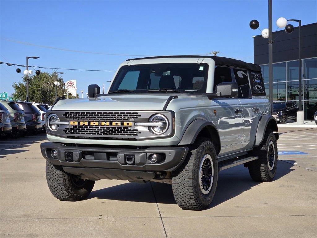 Used 2023 Ford Bronco Badlands image 3