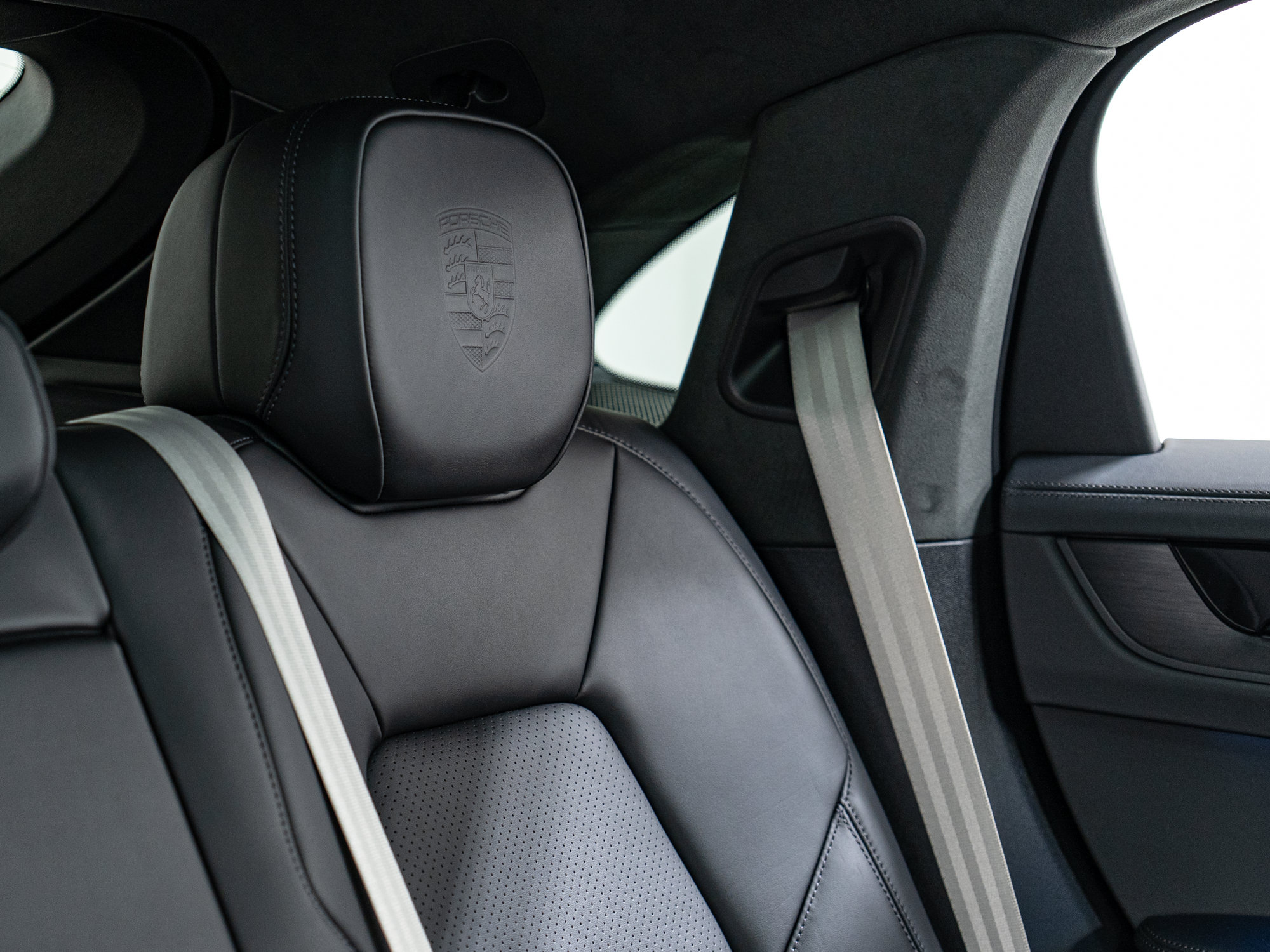New 2026 Porsche Cayenne GTS AWD/4WD image 33