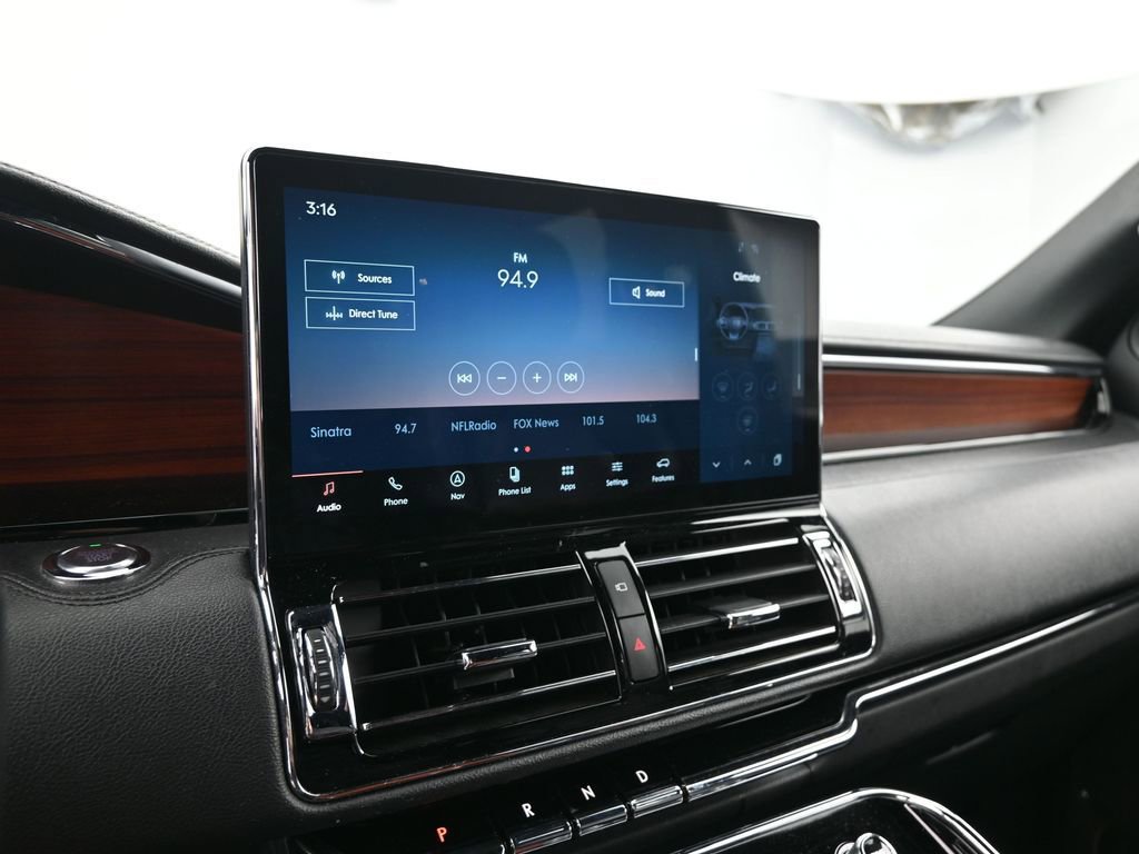Used 2024 Lincoln Navigator Premiere image 27