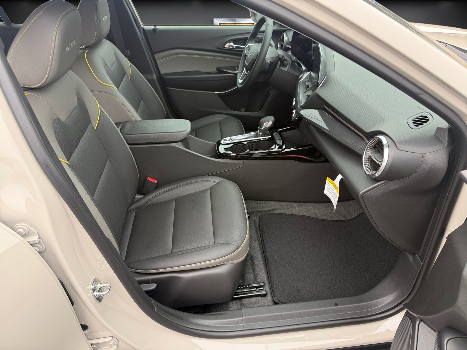 New 2026 Chevrolet Trax ACTIV w/ Driver Confidence Package FWD image 12
