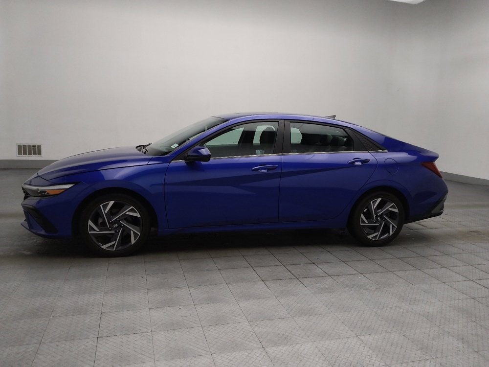 Used 2025 Hyundai Elantra SEL FWD image 2