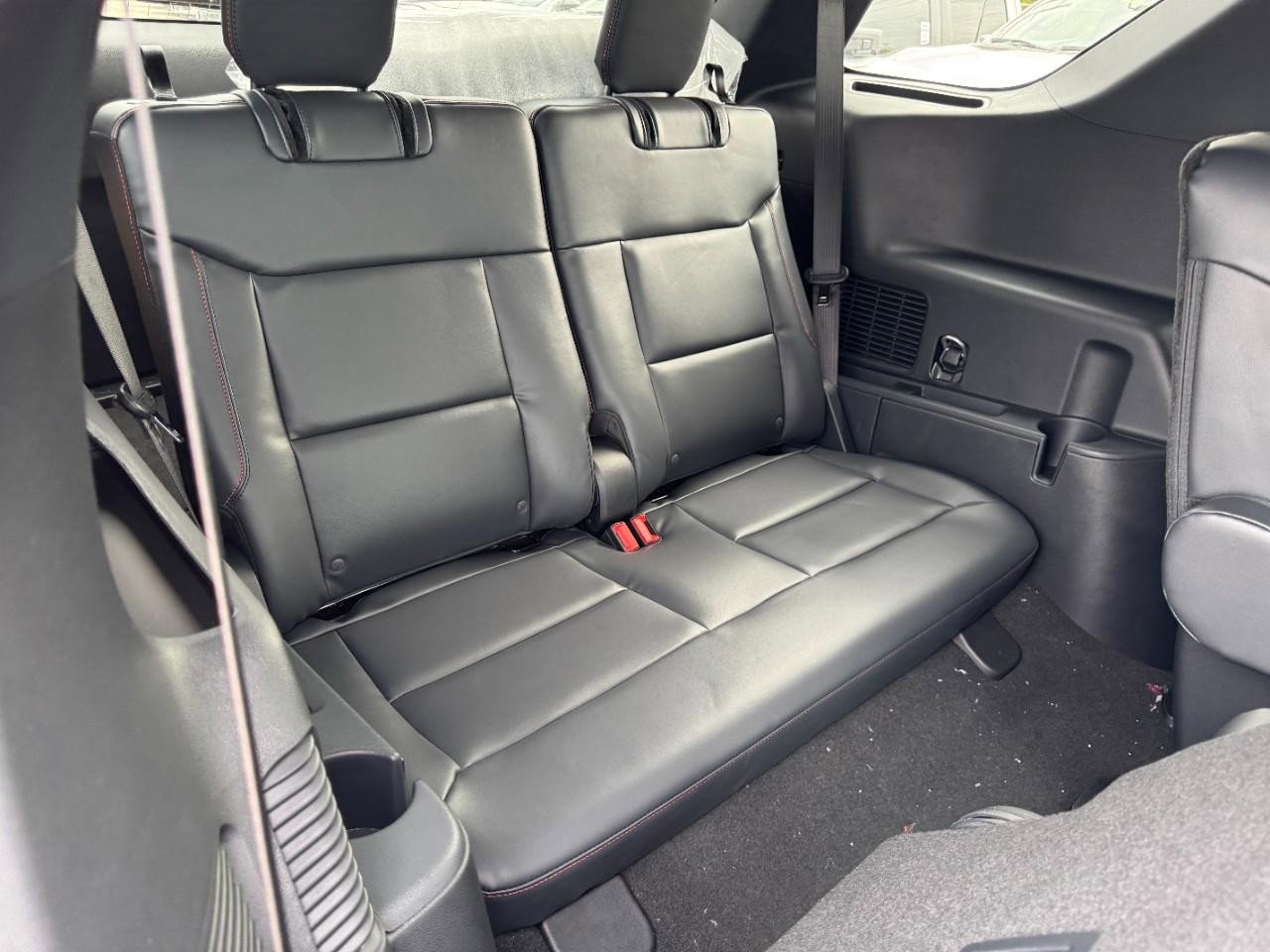 New 2026 Ford Explorer ST-Line image 6