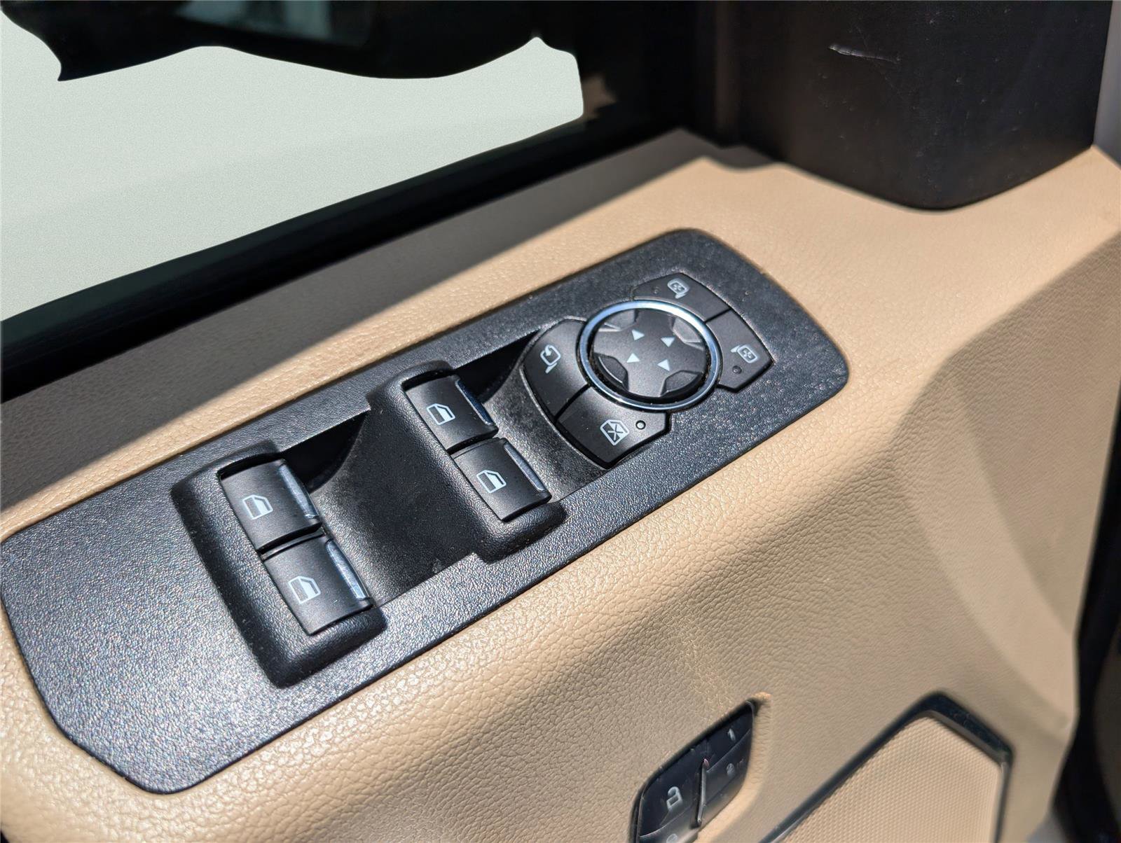 Used 2018 Ford F150 Lariat AWD/4WD image 13