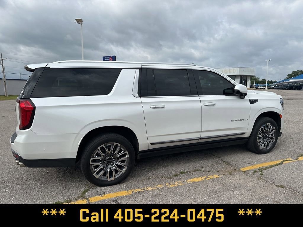 Used 2024 GMC Yukon XL Denali Ultimate AWD/4WD image 8