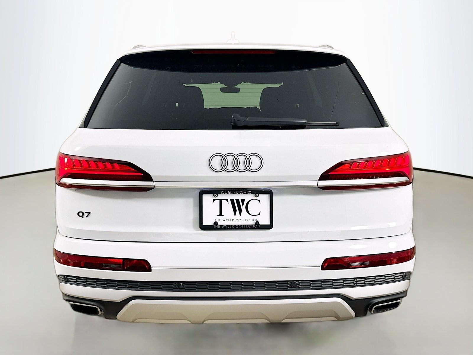 Certified 2025 Audi Q7 2.0T Premium AWD/4WD image 6