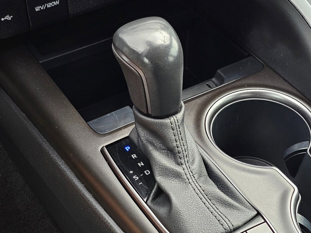 Used 2023 Toyota Camry SE image 11