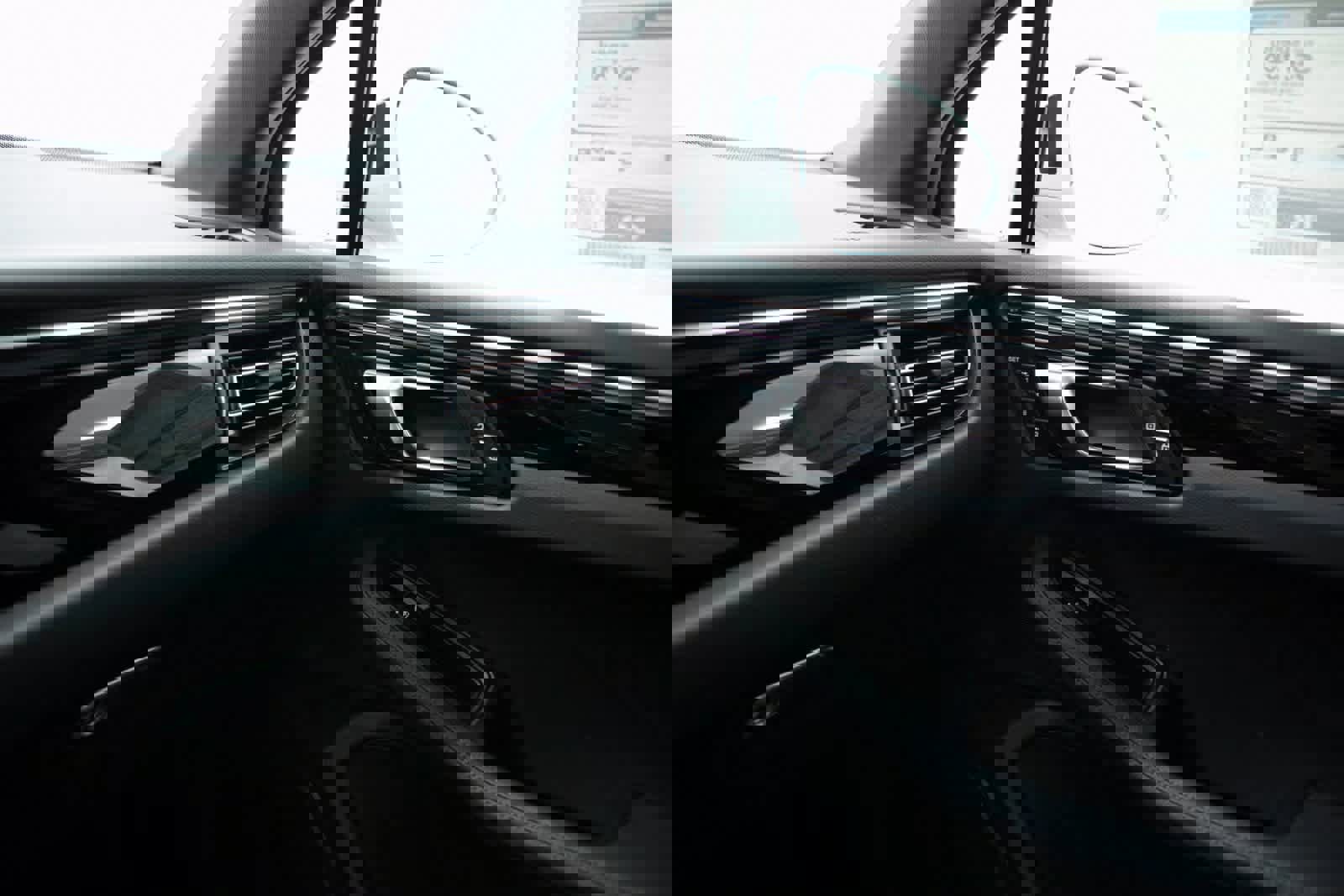 Certified 2025 Porsche Macan image 24