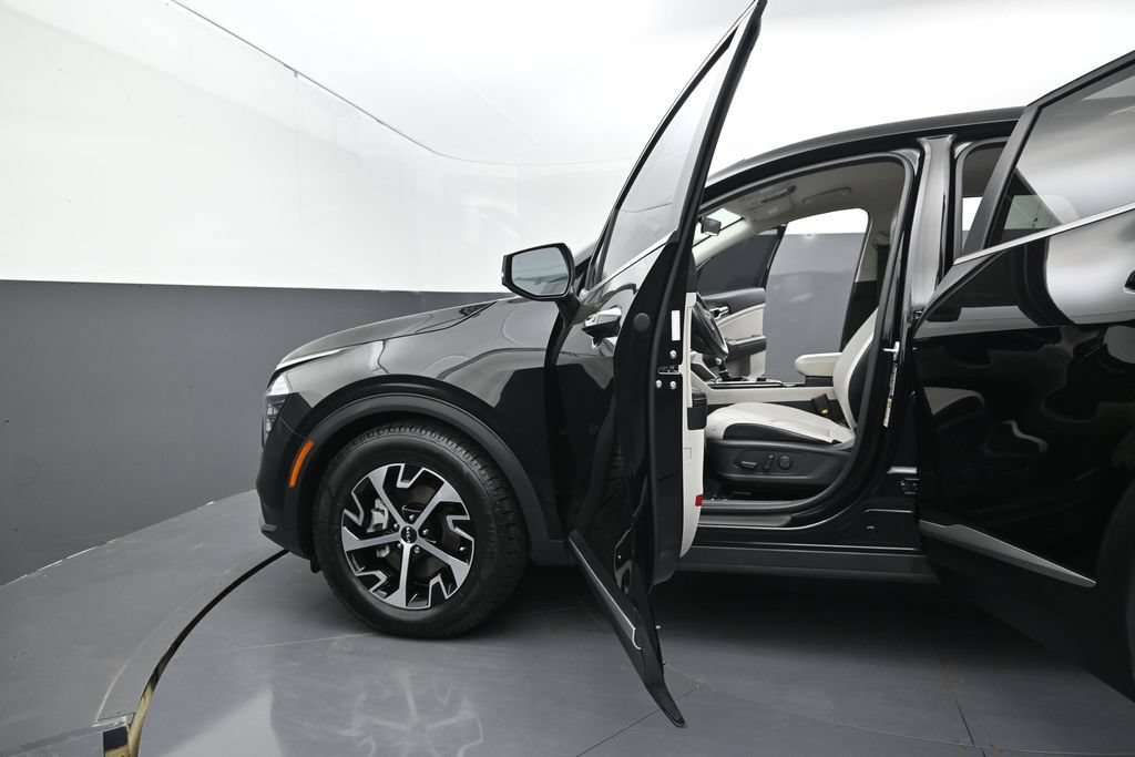 Used 2024 Kia Sportage EX FWD image 13