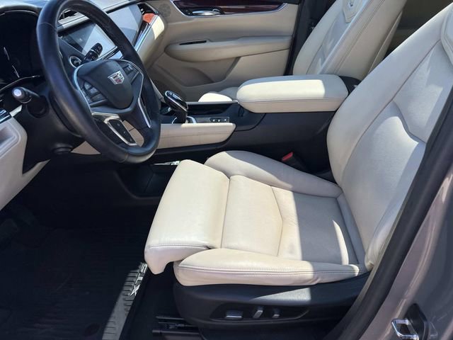 Used 2017 Cadillac XT5 Luxury w/ Driver Awareness Package AWD/4WD image 17