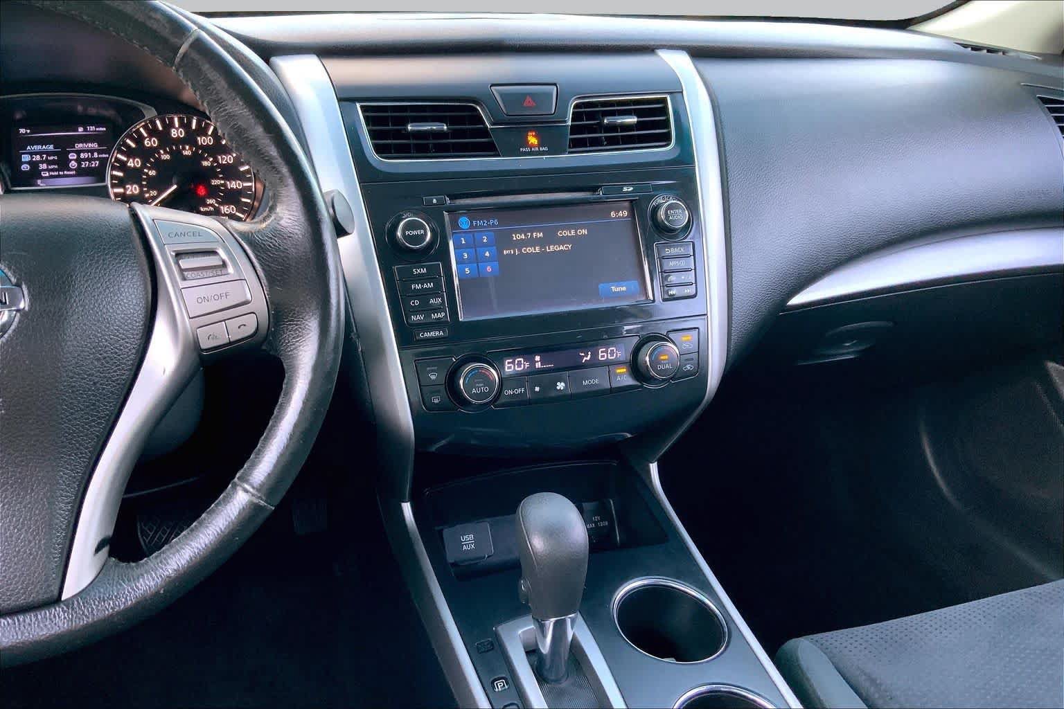 Used 2015 Nissan Altima 2.5 SV w/ Convenience Package FWD image 7