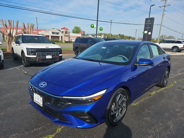 Certified 2025 Hyundai Elantra SEL w/ Cargo Package image 2