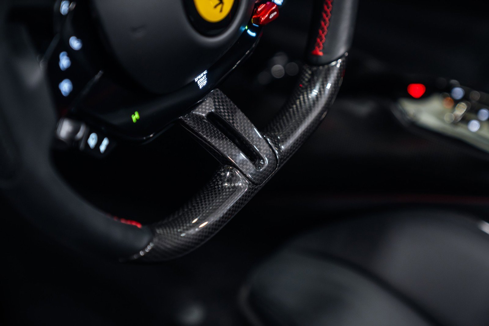 Used 2024 Ferrari SF90 Spider image 21