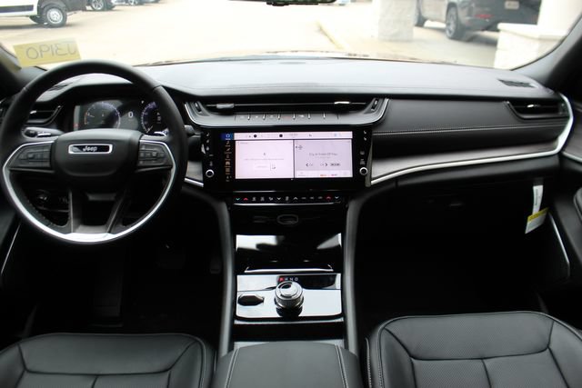 New 2026 Jeep Grand Cherokee Limited AWD/4WD image 12