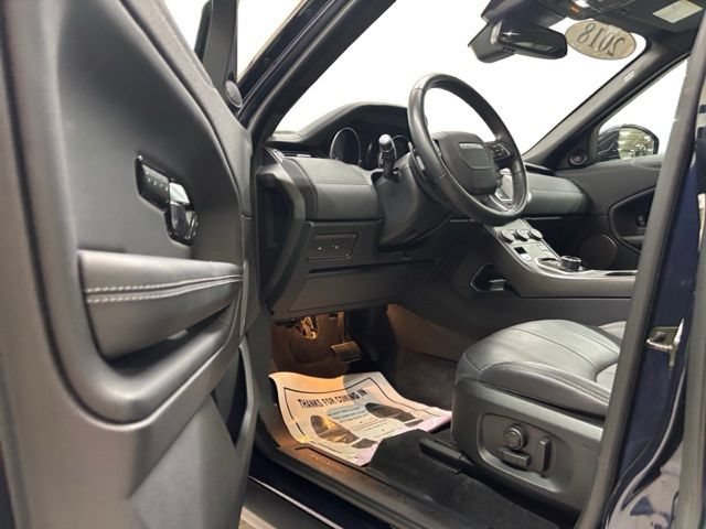 Used 2018 Land Rover Range Rover Evoque SE AWD/4WD image 8