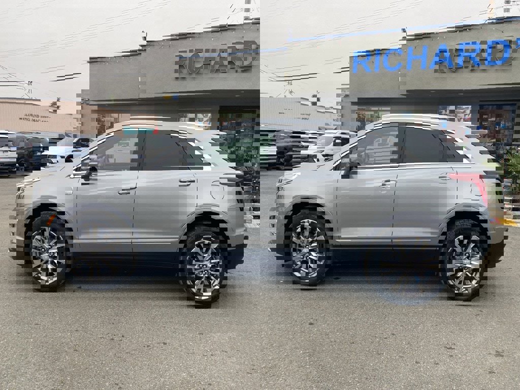 Used 2025 Cadillac XT5 Premium Luxury image 8