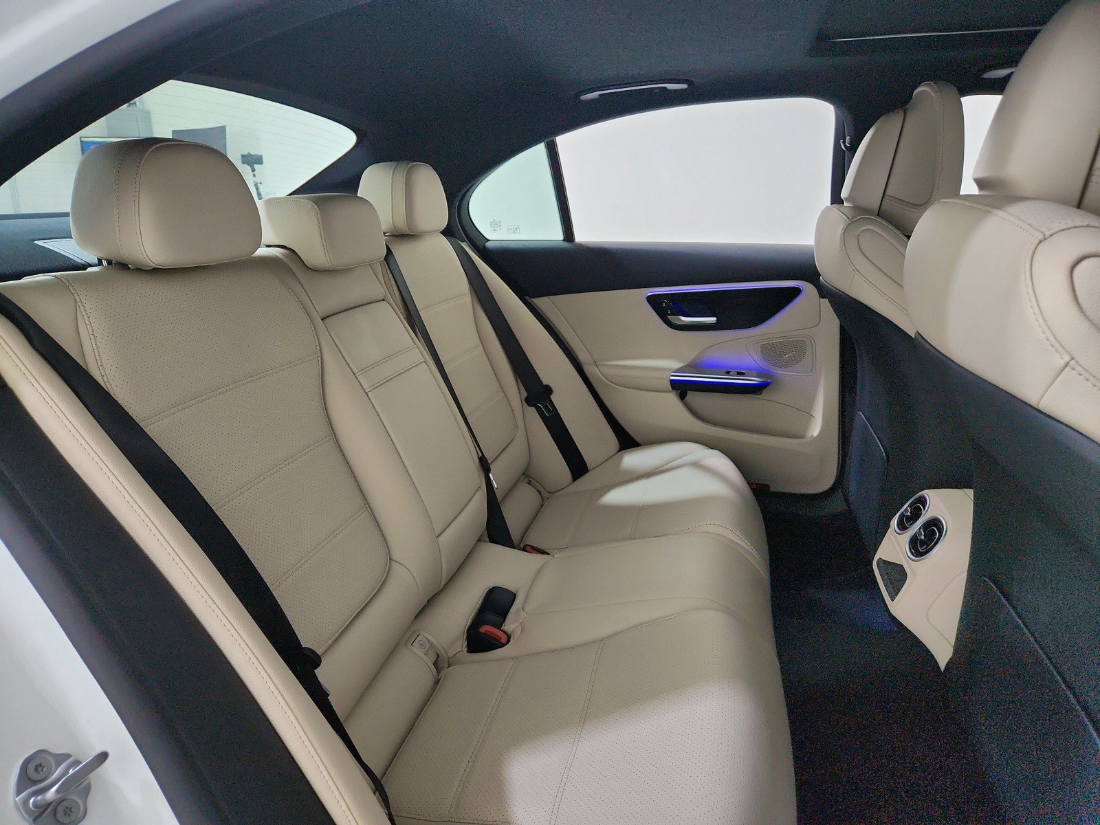 Used 2022 Mercedes-Benz C 300 Sedan w/ Exclusive Trim Package image 32