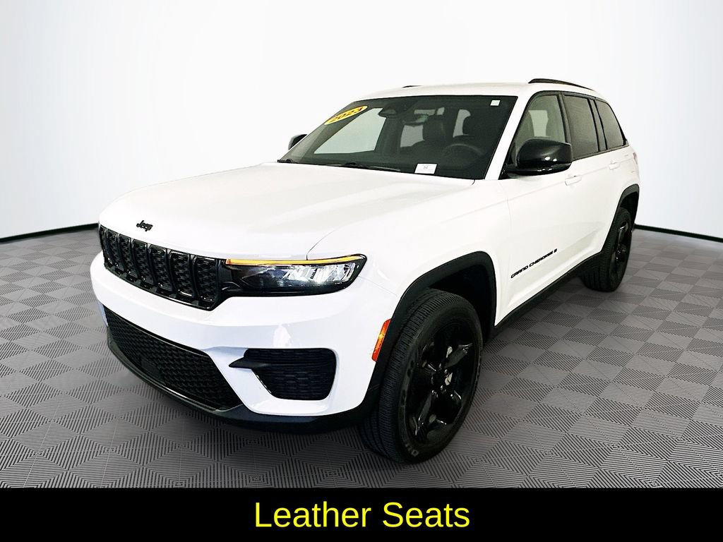 Used 2023 Jeep Grand Cherokee Altitude AWD/4WD image 5