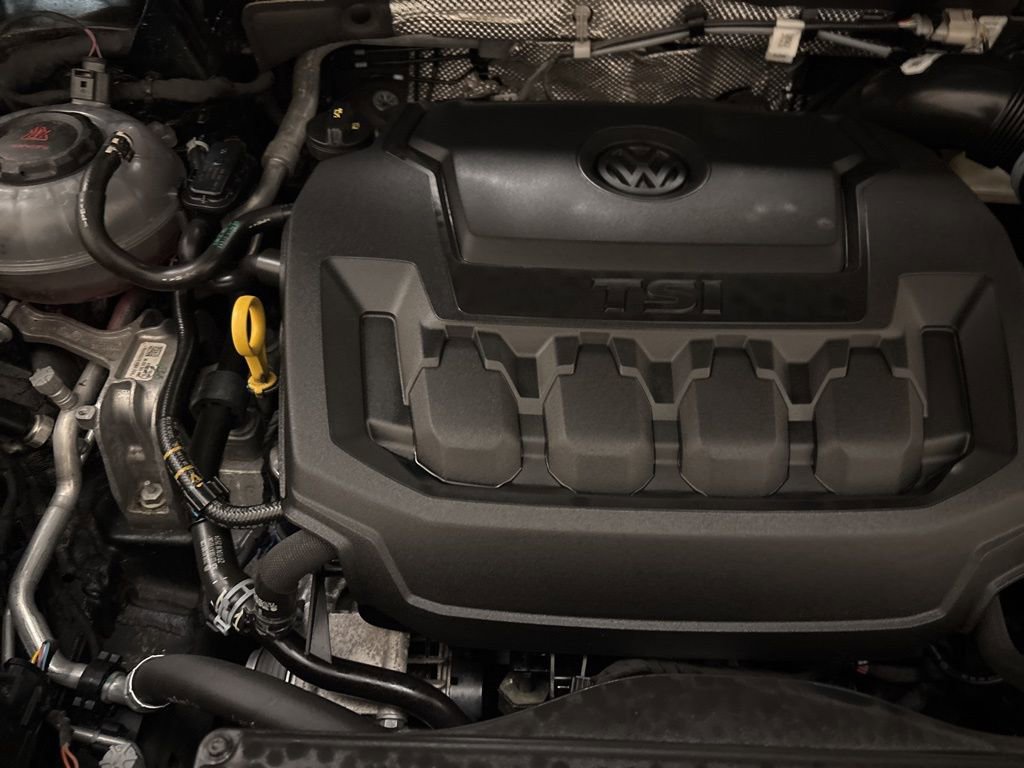 Used 2024 Volkswagen Tiguan SE R-Line image 25