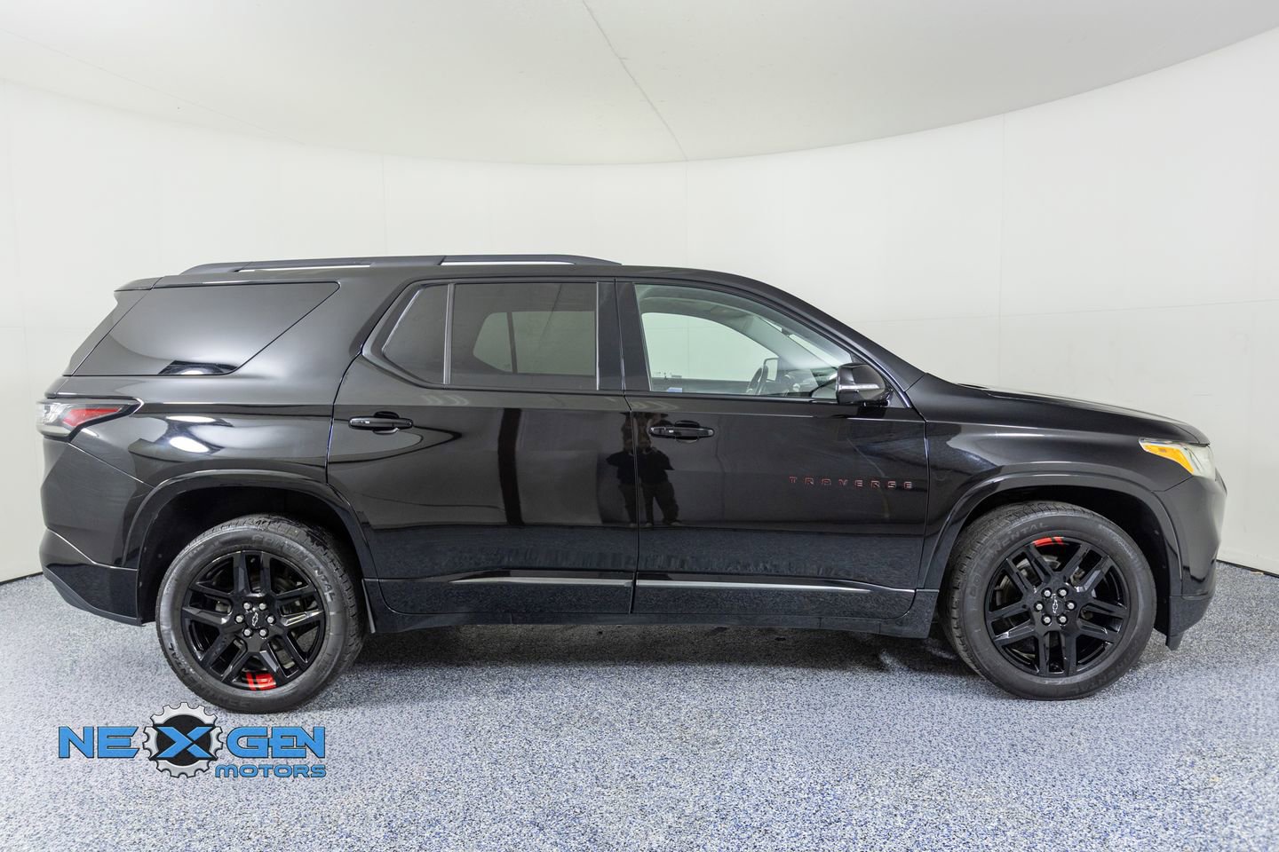 Used 2020 Chevrolet Traverse Premier w/ Redline Edition image 8