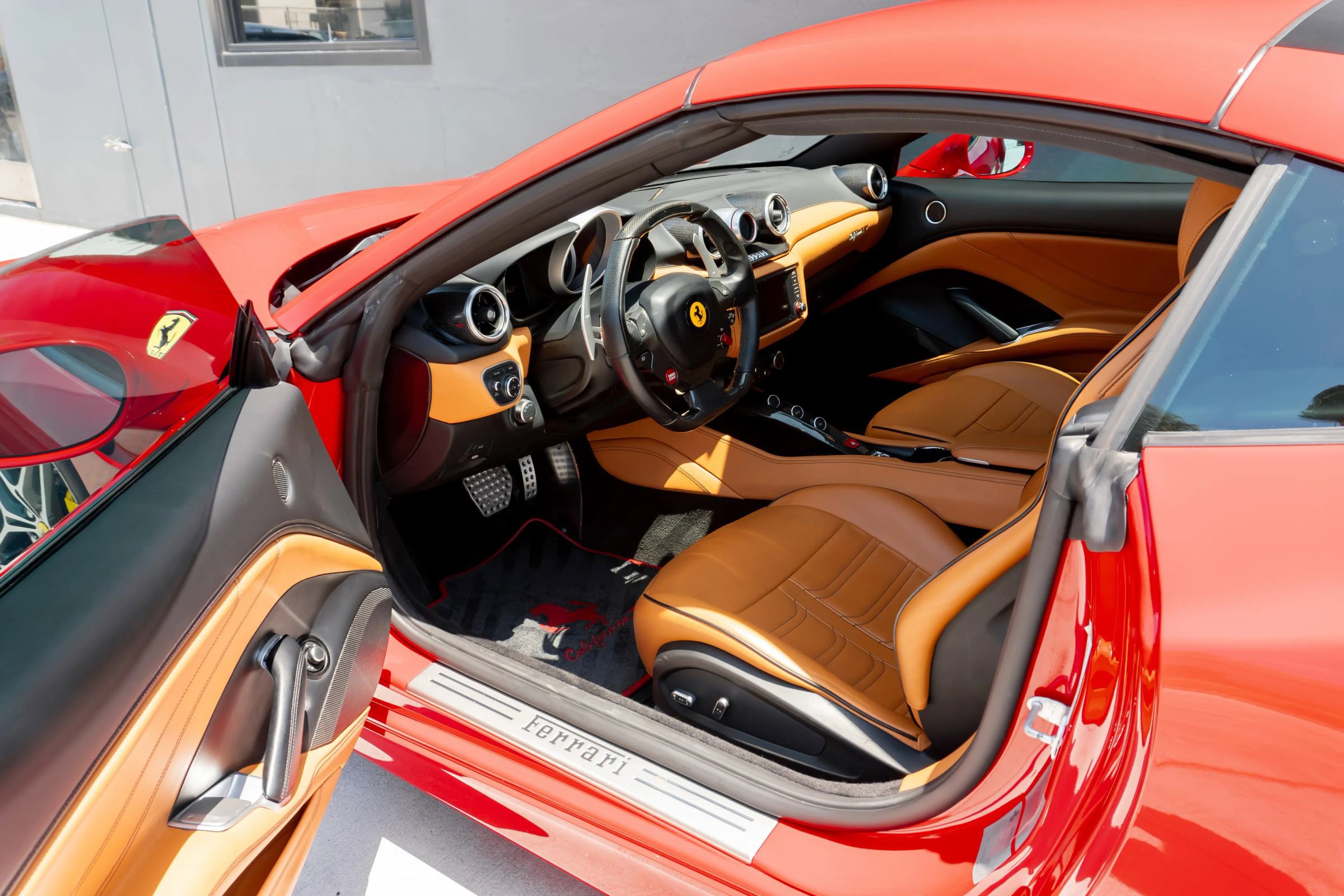 Used 2016 Ferrari California T RWD image 51