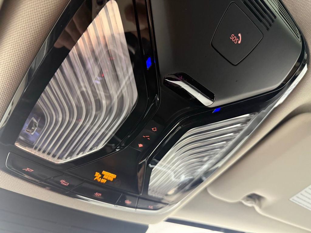 Used 2025 BMW X7 xDrive40i image 31