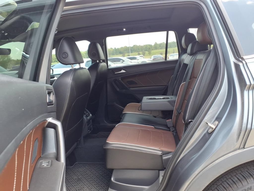 Used 2024 Volkswagen Tiguan SEL R-Line w/ MDO Package, Two-Row AWD/4WD image 22