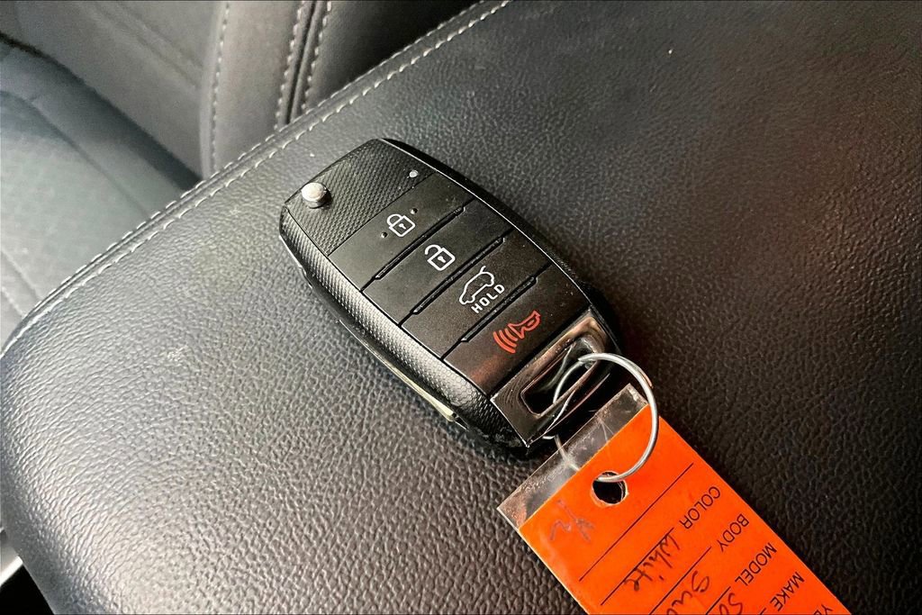 Used 2019 Kia Sorento LX image 13