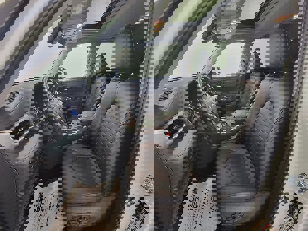 Certified 2025 Toyota Highlander XLE image 15