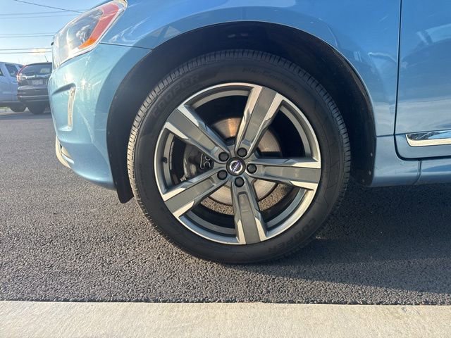 Used 2017 Volvo XC60 T6 Dynamic w/ Advanced Package image 8