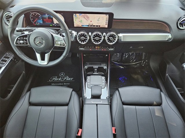 Used 2023 Mercedes-Benz EQB 300 4MATIC image 24