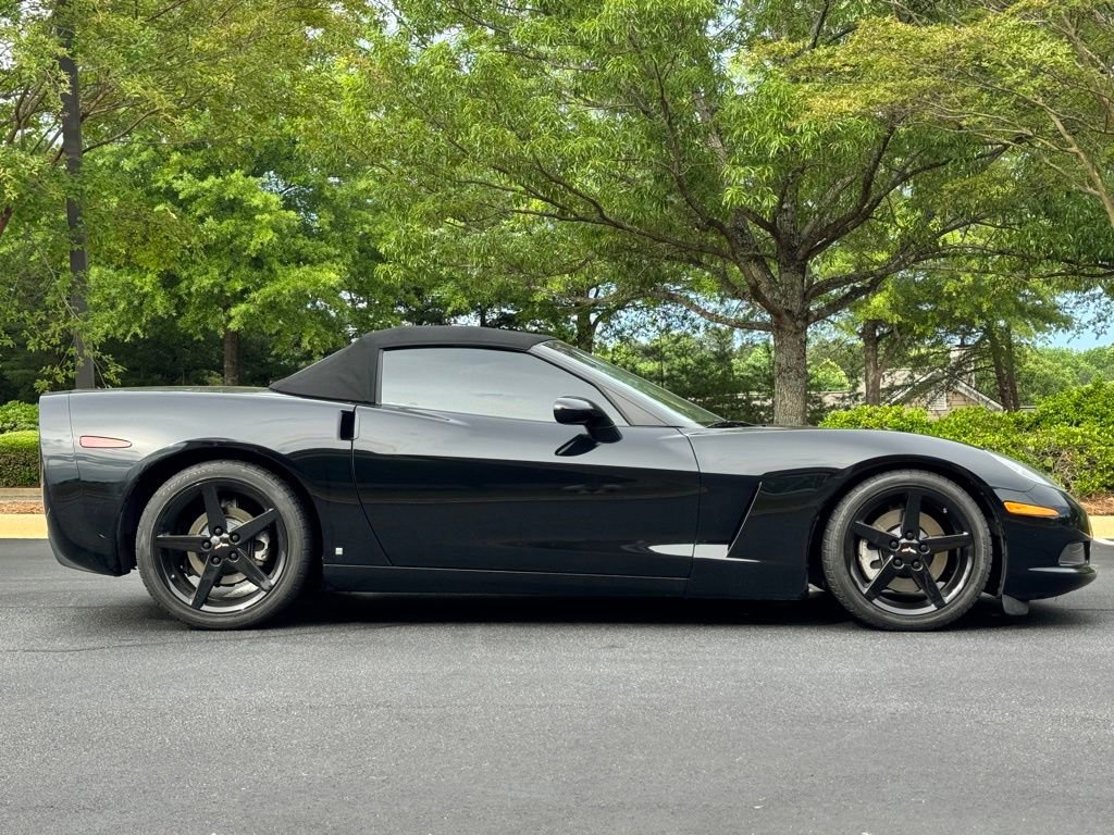 Used 2007 Chevrolet Corvette Convertible w/ Preferred Equipment Group RWD image 2