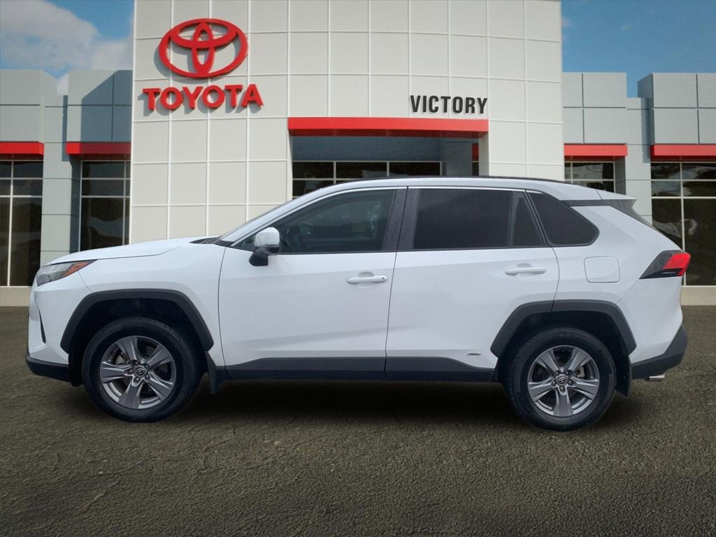 Used 2022 Toyota RAV4 XLE image 6